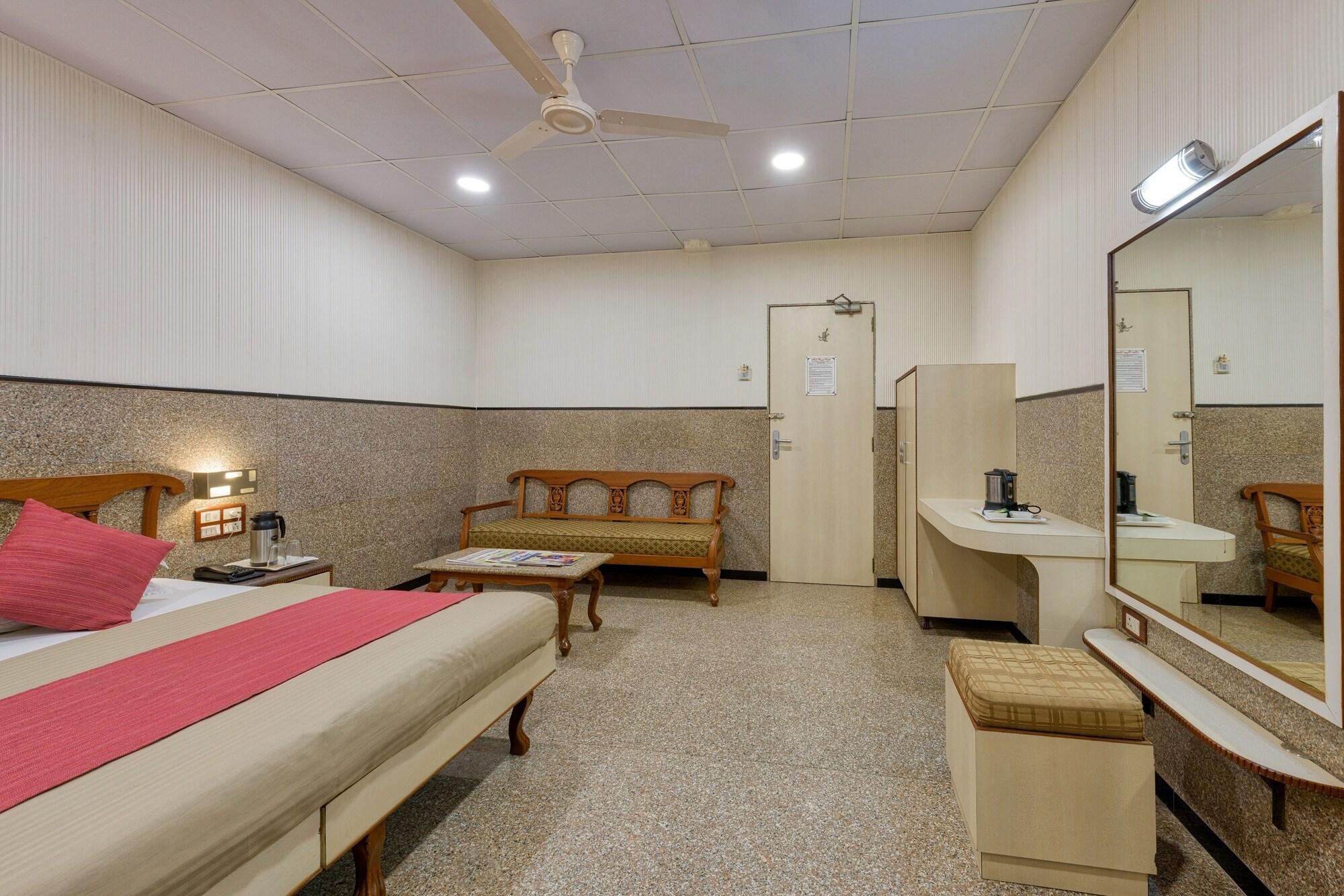 Hotel Royal Castle Mumbai Exterior photo