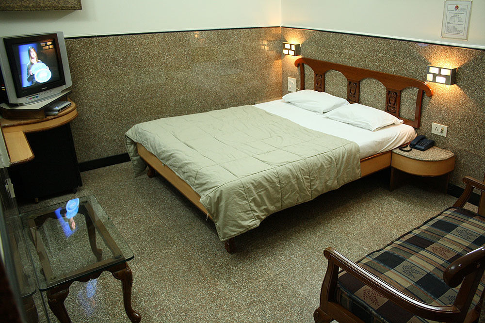 Hotel Royal Castle Mumbai Exterior photo