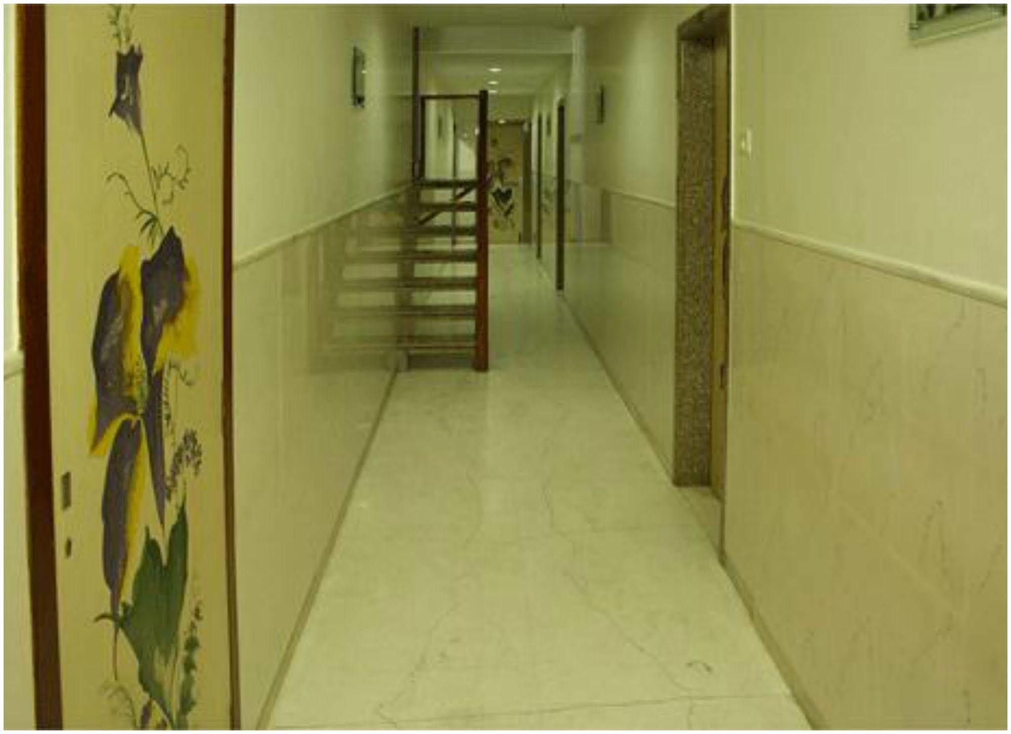 Hotel Royal Castle Mumbai Exterior photo
